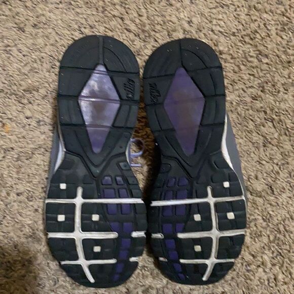 Nike shoes  - Picture 3 of 5